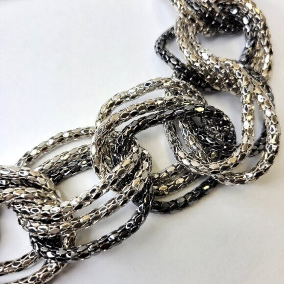 Chunky Silver Tone Choker Chain Link Necklace and Earrings Set - Picture 9 of 12